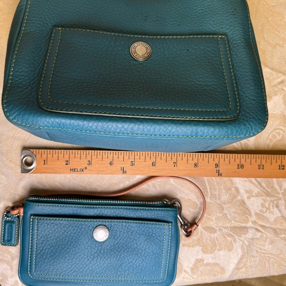 Coach turquoise pebble leather handbag with matching wristlet. - Picture 8 of 10